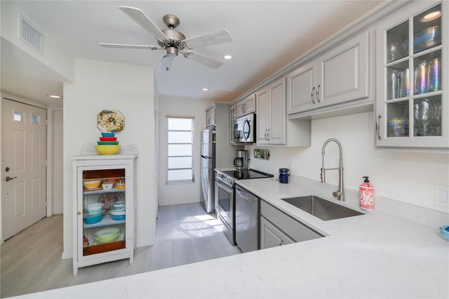 1041 CAPRI ISLES BOULEVARD 104, Venice, FL 34292