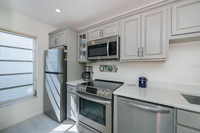 1041 CAPRI ISLES BOULEVARD 104, Venice, FL 34292