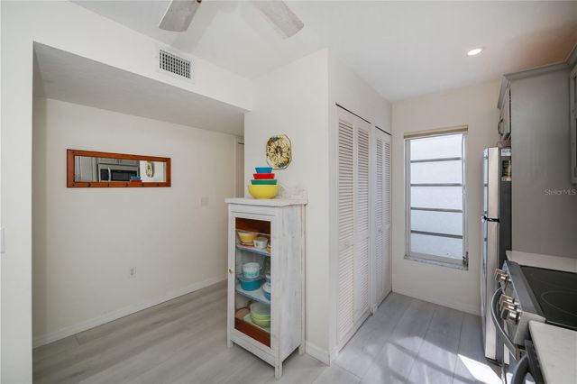 1041 CAPRI ISLES BOULEVARD 104, Venice, FL 34292