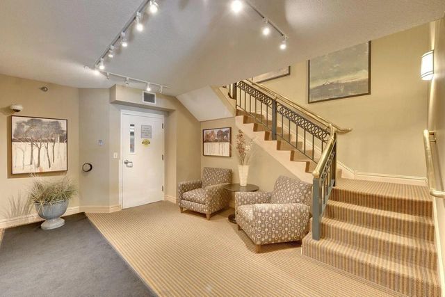 6500 Woodlake Drive 313, Richfield, MN 55423