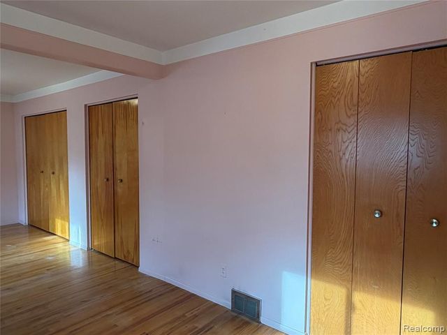 32466 Avondale Street, Westland, MI 48186