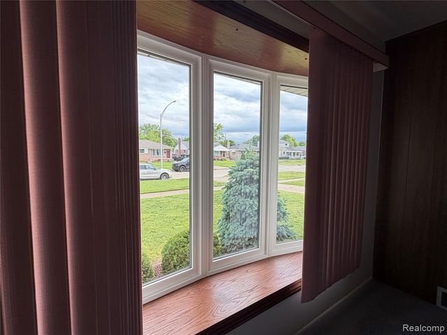 32466 Avondale Street, Westland, MI 48186