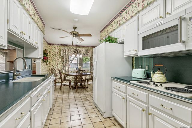 3014 Manila, San Antonio, TX 78217