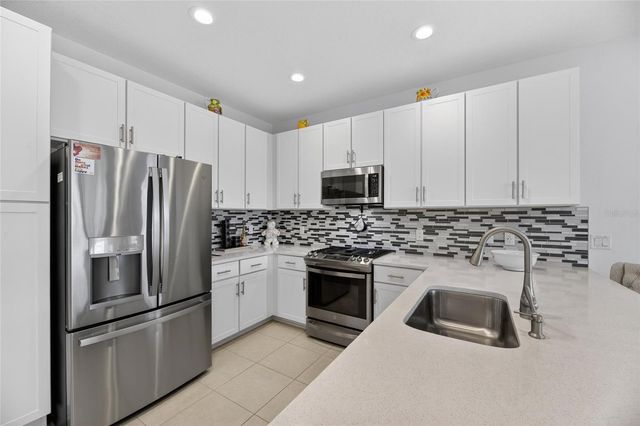 4915 SIENNA ISLES AVENUE, Wimauma, FL 33598