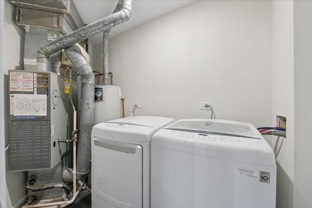 225 Thornapple Court 225, Buffalo Grove, IL 60089