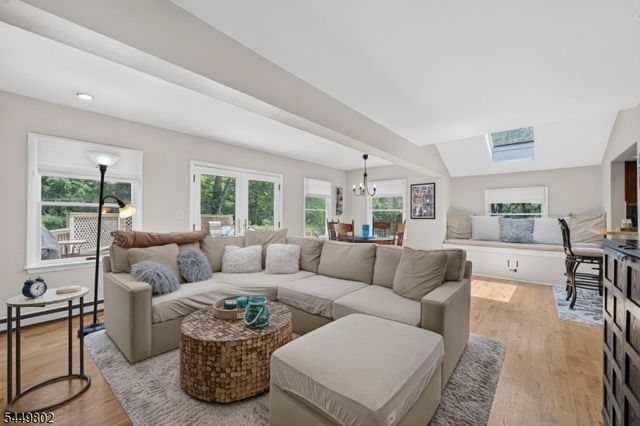 21 Crossbrook Rd, Livingston Twp., NJ 07039