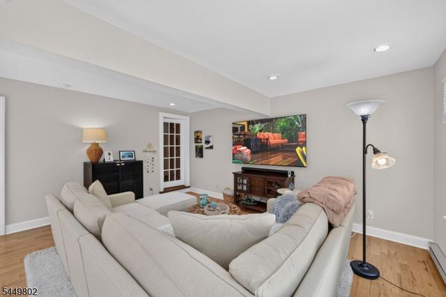 21 Crossbrook Rd, Livingston Twp., NJ 07039