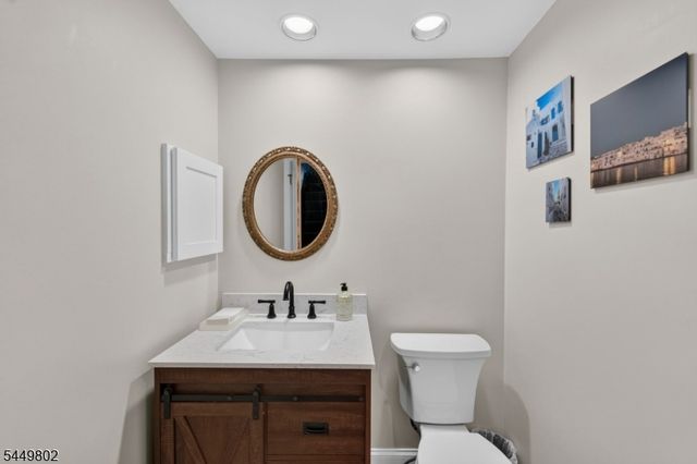 21 Crossbrook Rd, Livingston Twp., NJ 07039