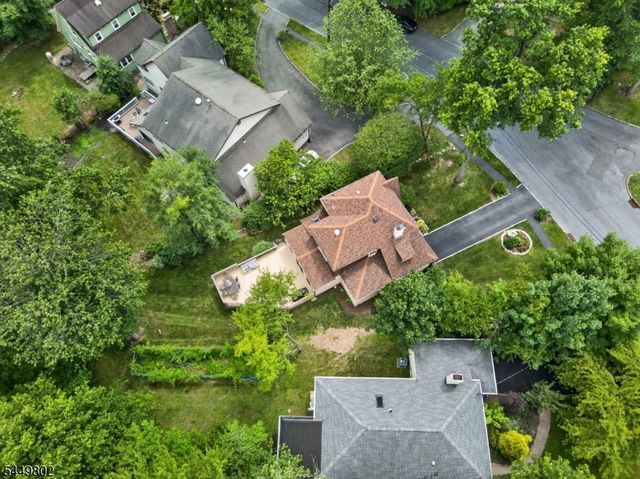 21 Crossbrook Rd, Livingston Twp., NJ 07039