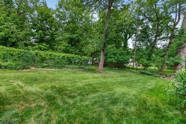 21 Crossbrook Rd, Livingston Twp., NJ 07039