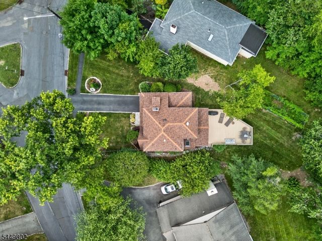 21 Crossbrook Rd, Livingston Twp., NJ 07039