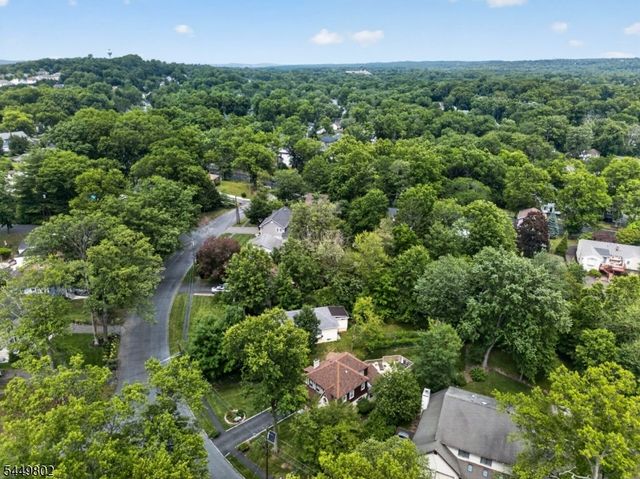 21 Crossbrook Rd, Livingston Twp., NJ 07039