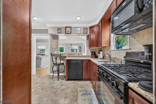 21 Crossbrook Rd, Livingston Twp., NJ 07039