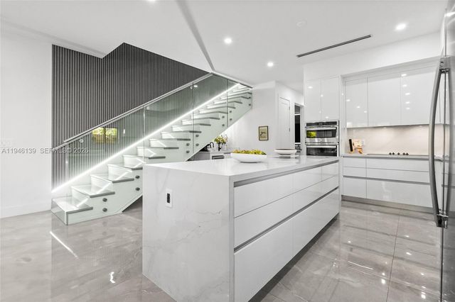 325 SW 16th St B, Fort Lauderdale, FL 33315