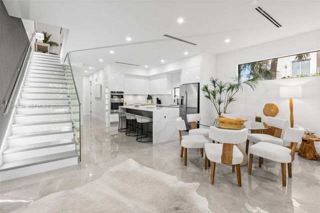 325 SW 16th St B, Fort Lauderdale, FL 33315