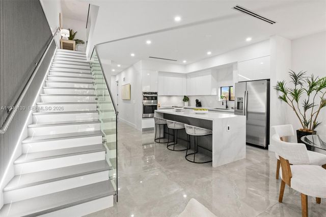 325 SW 16th St B, Fort Lauderdale, FL 33315