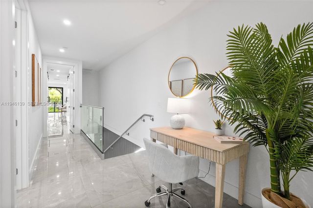 325 SW 16th St B, Fort Lauderdale, FL 33315