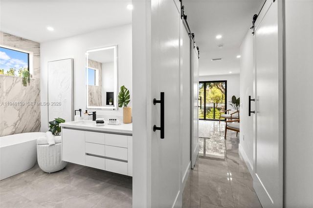 325 SW 16th St B, Fort Lauderdale, FL 33315