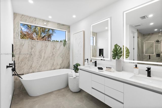 325 SW 16th St B, Fort Lauderdale, FL 33315