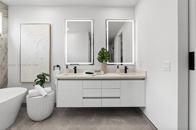 325 SW 16th St B, Fort Lauderdale, FL 33315