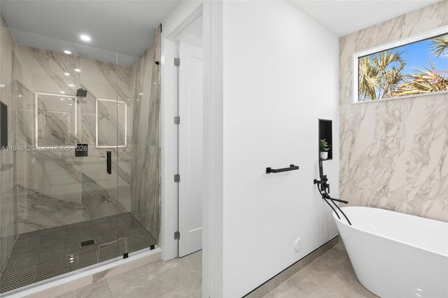 325 SW 16th St B, Fort Lauderdale, FL 33315