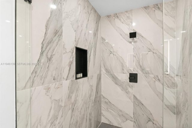 325 SW 16th St B, Fort Lauderdale, FL 33315