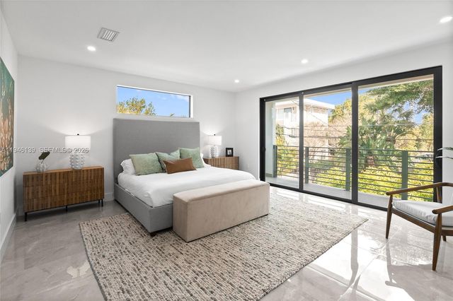 325 SW 16th St B, Fort Lauderdale, FL 33315