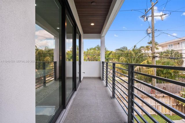 325 SW 16th St B, Fort Lauderdale, FL 33315