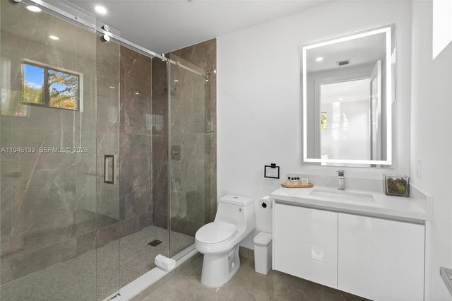 325 SW 16th St B, Fort Lauderdale, FL 33315