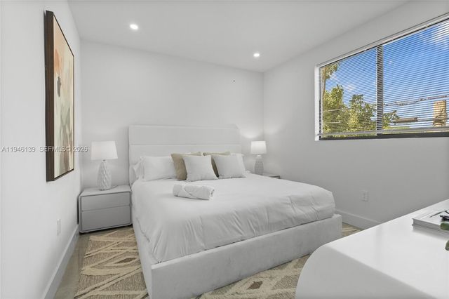 325 SW 16th St B, Fort Lauderdale, FL 33315