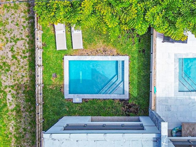 325 SW 16th St B, Fort Lauderdale, FL 33315