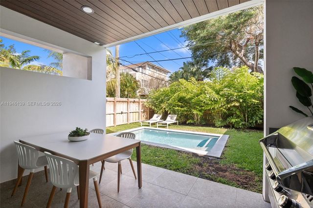 325 SW 16th St B, Fort Lauderdale, FL 33315