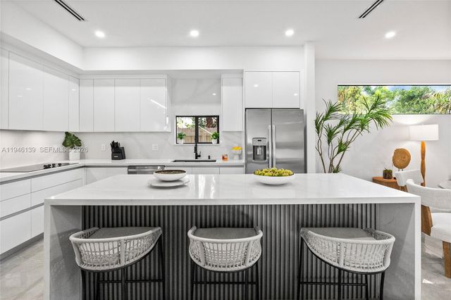 325 SW 16th St B, Fort Lauderdale, FL 33315