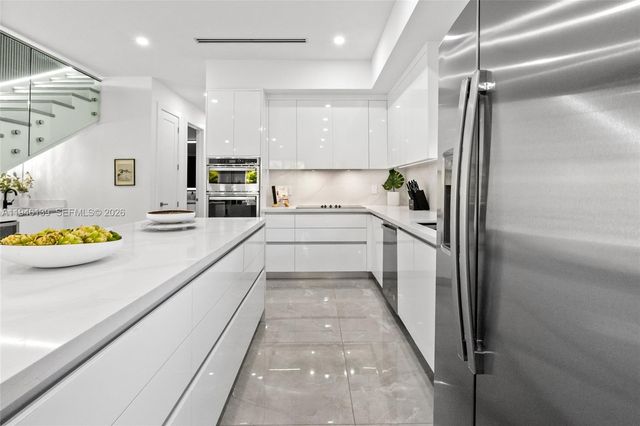 325 SW 16th St B, Fort Lauderdale, FL 33315