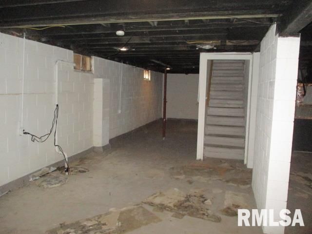 1513 E LONDON Avenue, Peoria, IL 61603