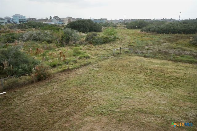 811 W Main Street, Port O'connor, TX 77982