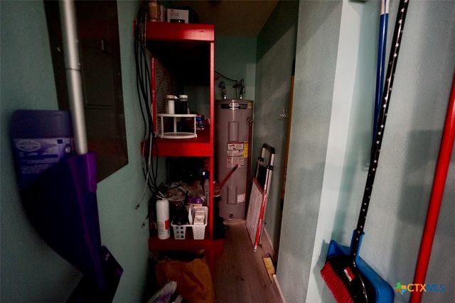 811 W Main Street, Port O'connor, TX 77982