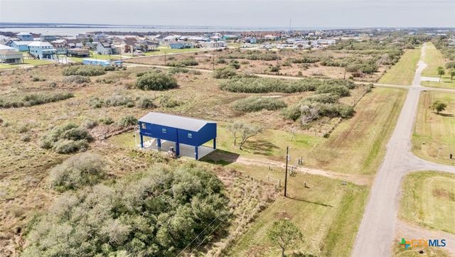 811 W Main Street, Port O'connor, TX 77982