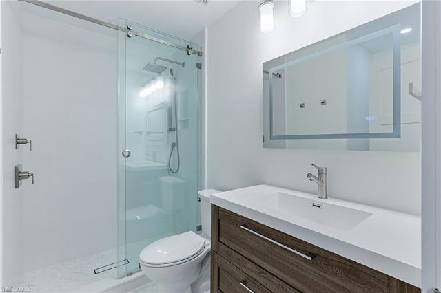 116 Fountain CIR, Naples, FL 34119