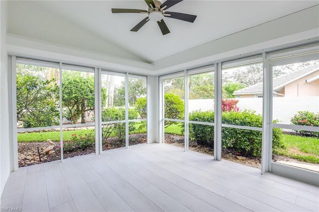 116 Fountain CIR, Naples, FL 34119