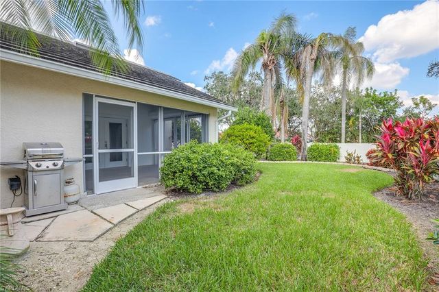116 Fountain CIR, Naples, FL 34119