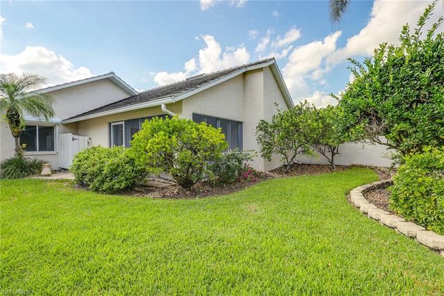 116 Fountain CIR, Naples, FL 34119