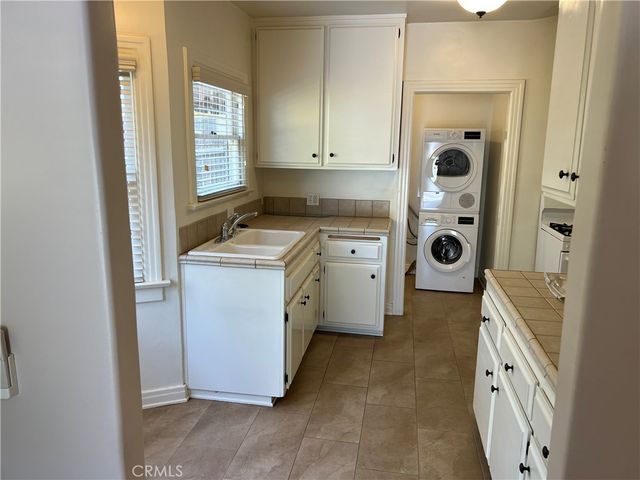 136 Poinsettia Avenue, Monrovia, CA 91016