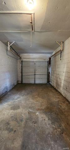 8419 Falmouth Drive, St Louis, MO 63121