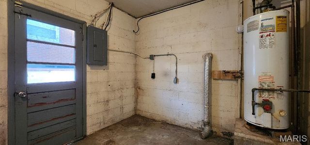 8419 Falmouth Drive, St Louis, MO 63121