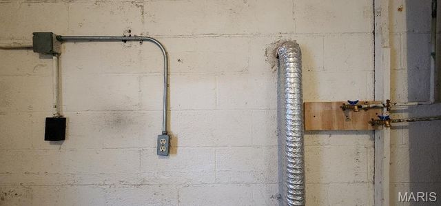 8419 Falmouth Drive, St Louis, MO 63121