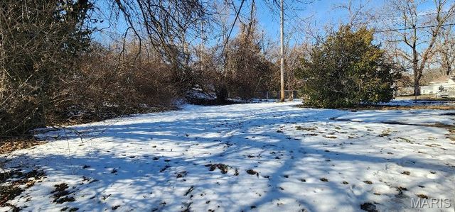 8419 Falmouth Drive, St Louis, MO 63121