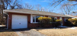 8419 Falmouth Drive, St Louis, MO 63121
