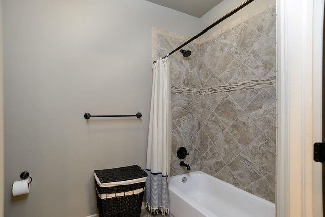 5722 E 122nd Street, Perkins, OK 74059