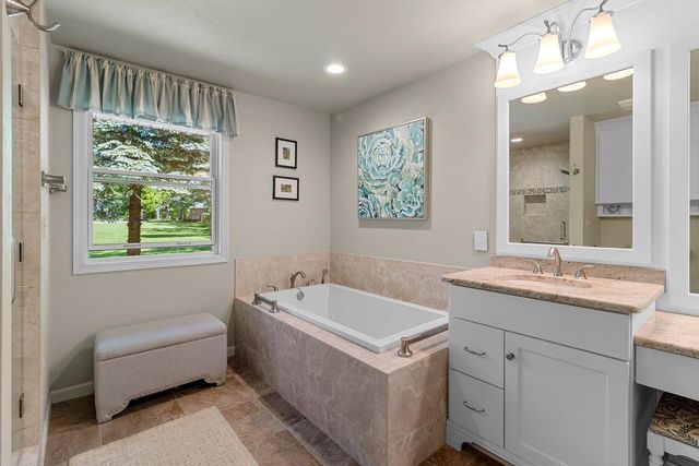 500 E EAGLE TERRACE, Green Bay, WI 54313
